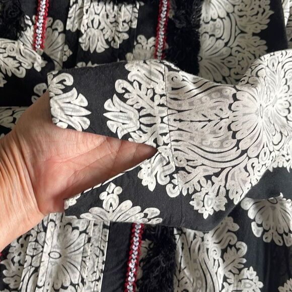 Vintage Kookai Rayon Print‎ Blouse w/accent trim. Size 38/Small Black Cream - Picture 6 of 9